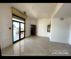 Rif.LC35|Locale commerciale San Cataldo