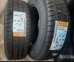 Coppia  di pneumatici nuovi   215 70 15c  pirelli