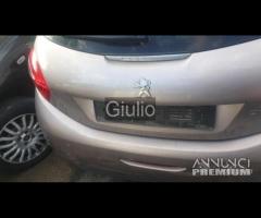 Peugeot 208 9hd 1.6 6 marce ricambi