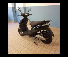 SCOOTER ELETTRICO DISPONIBILE  F17 L1e=50CC